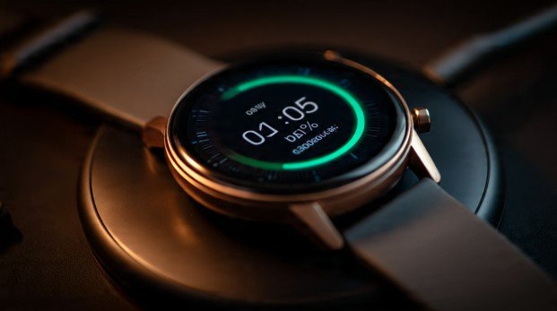 What Features Should You Look for in a Smartwatch with Long Battery Life